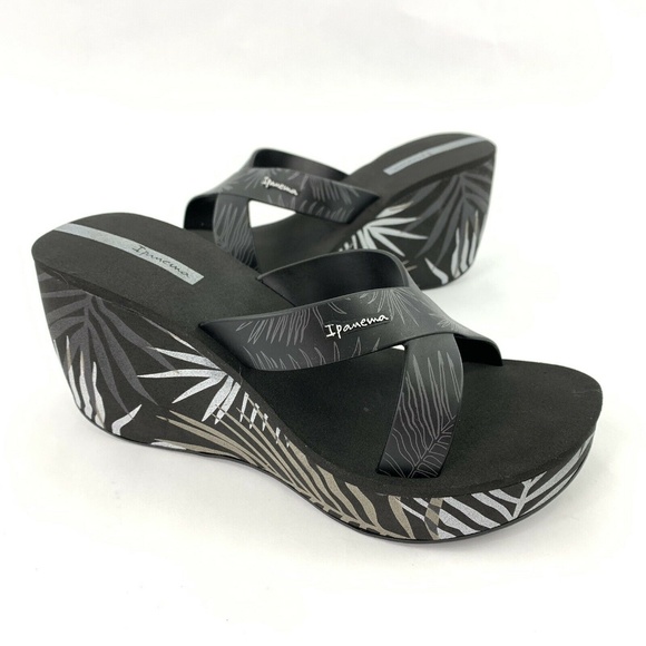 ipanema lipstick wedge